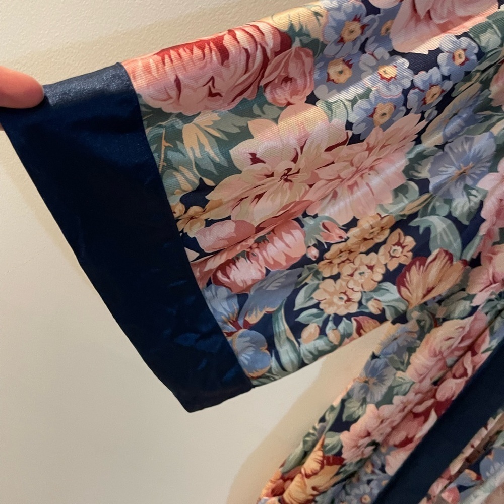 Floral Satin Kimono Robe with pockets Val Mode Made in USA size large - Picture 5 of 5
